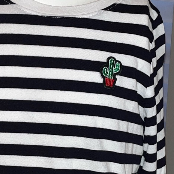 Two long sleeve forever 21 shirts. Girls Size 13/14. - Picture 9 of 13